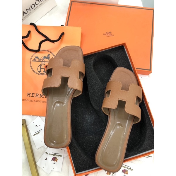 Dép HM siêu vip fullbox hãng mỗi đôi còn 1sz 38 sale