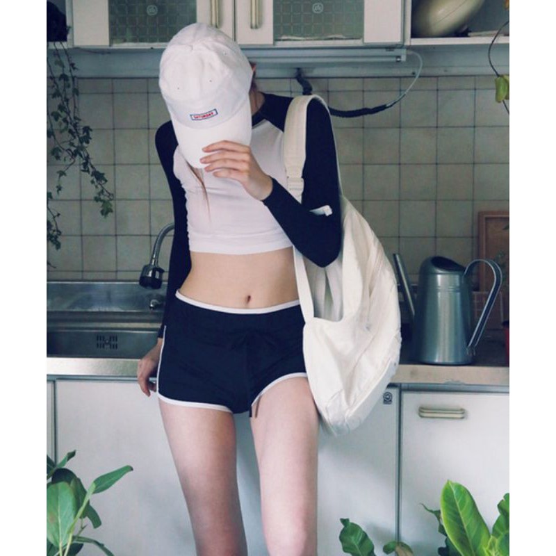 Đồ bơi tay dài đen phối trắng | BigBuy360 - bigbuy360.vn