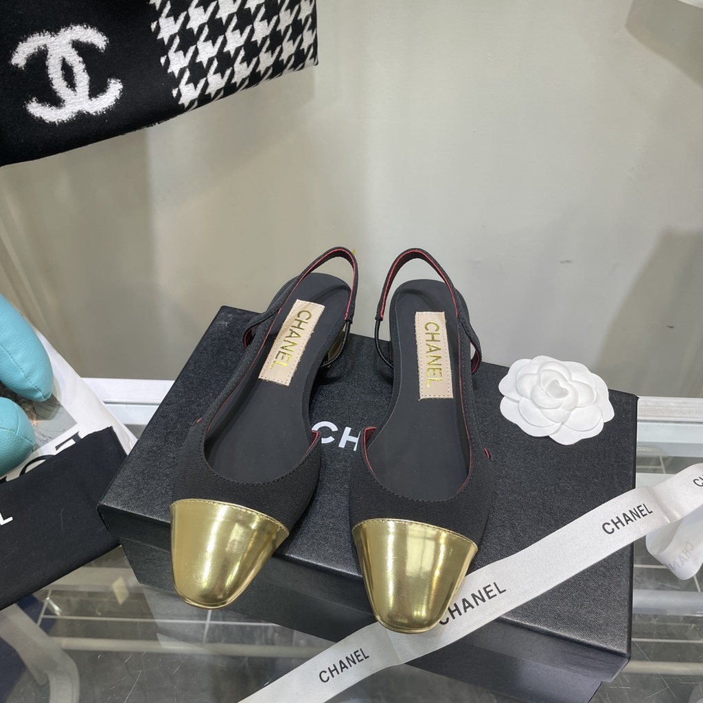 Giày đế bằng nữ da thật thời trang cao cấp 𝘾𝙝𝙖𝙣𝙚𝙡 𝘾𝙝𝙖𝙣n𝙚𝙡 CN thiết kế theo phong cách trẻ trung, tinh tế