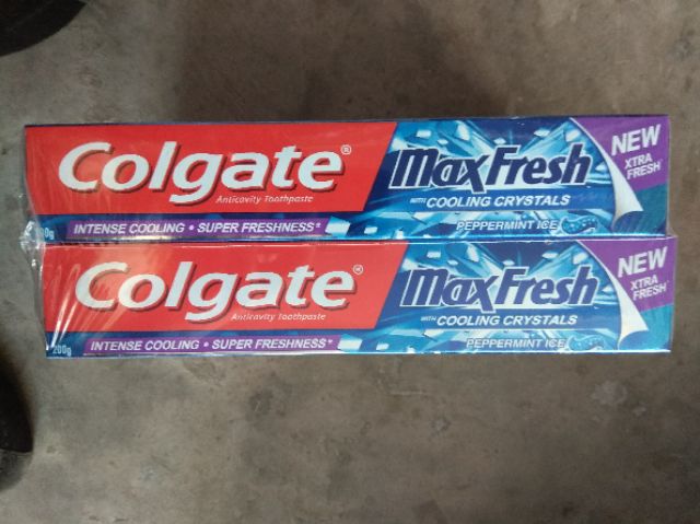 6 tuýp kem đánh răng Colgate MaxFresh TT