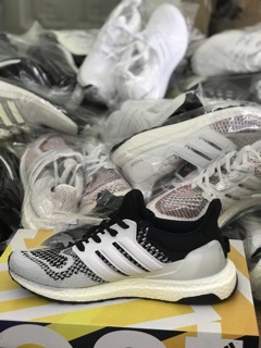 Giày thể thao ultra boost
