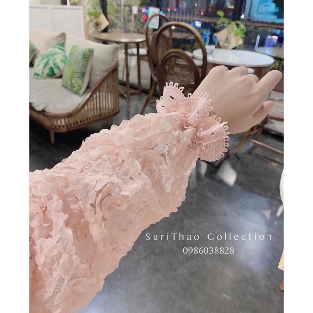 Áo Kiểu Tay Dài Ren Hoa Cài Nút