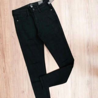 Quần bò đen skinny
