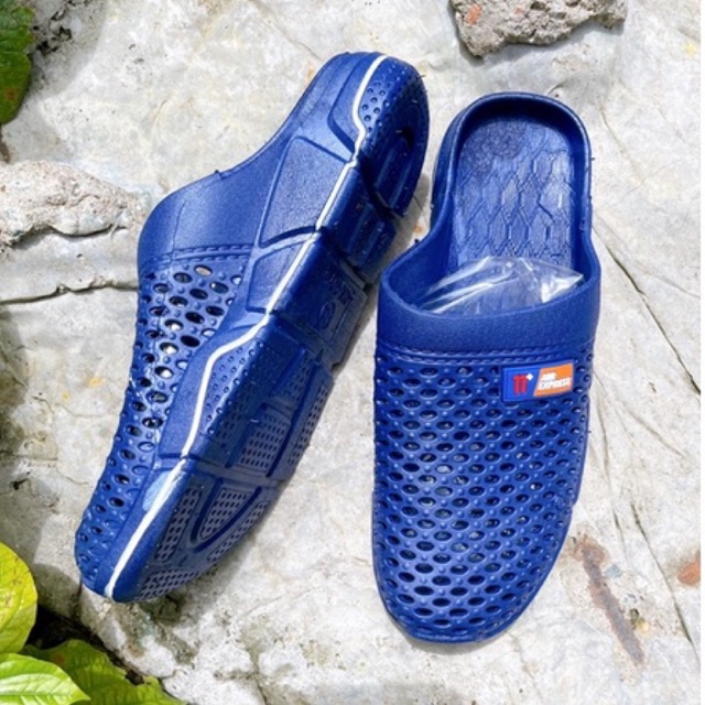 Dép Sục Nhựa Dẻo Lỗ Đi Mưa Bít Mũi Lao Động Mềm Siêu Nhẹ MK Store - SL019 | BigBuy360 - bigbuy360.vn