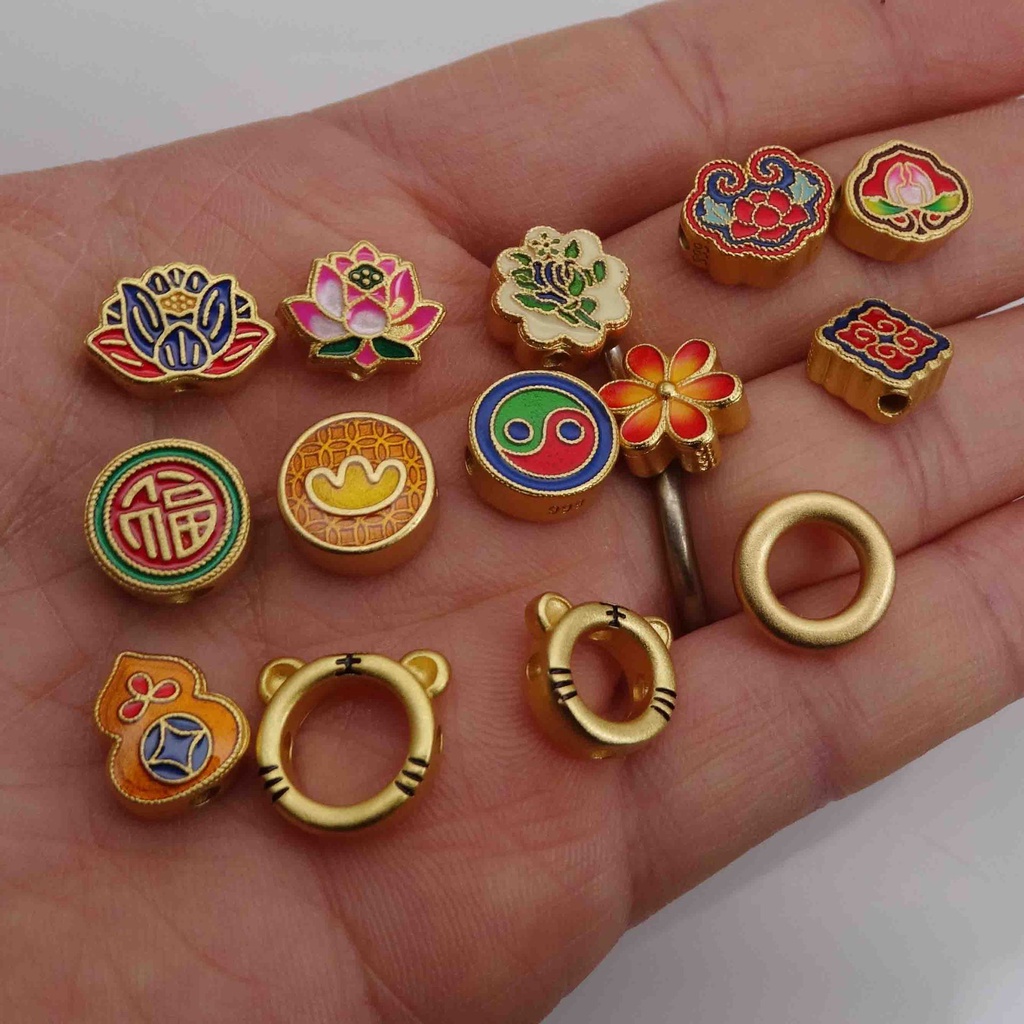 Vòng Đeo Tay Dây Đỏ Đính Hoa Thời Trang Nữ Tính