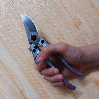 KÉO CẮT CÀNH CÂY SẮC VĨNH VIỄN SADA 210MM NHẬT BẢN