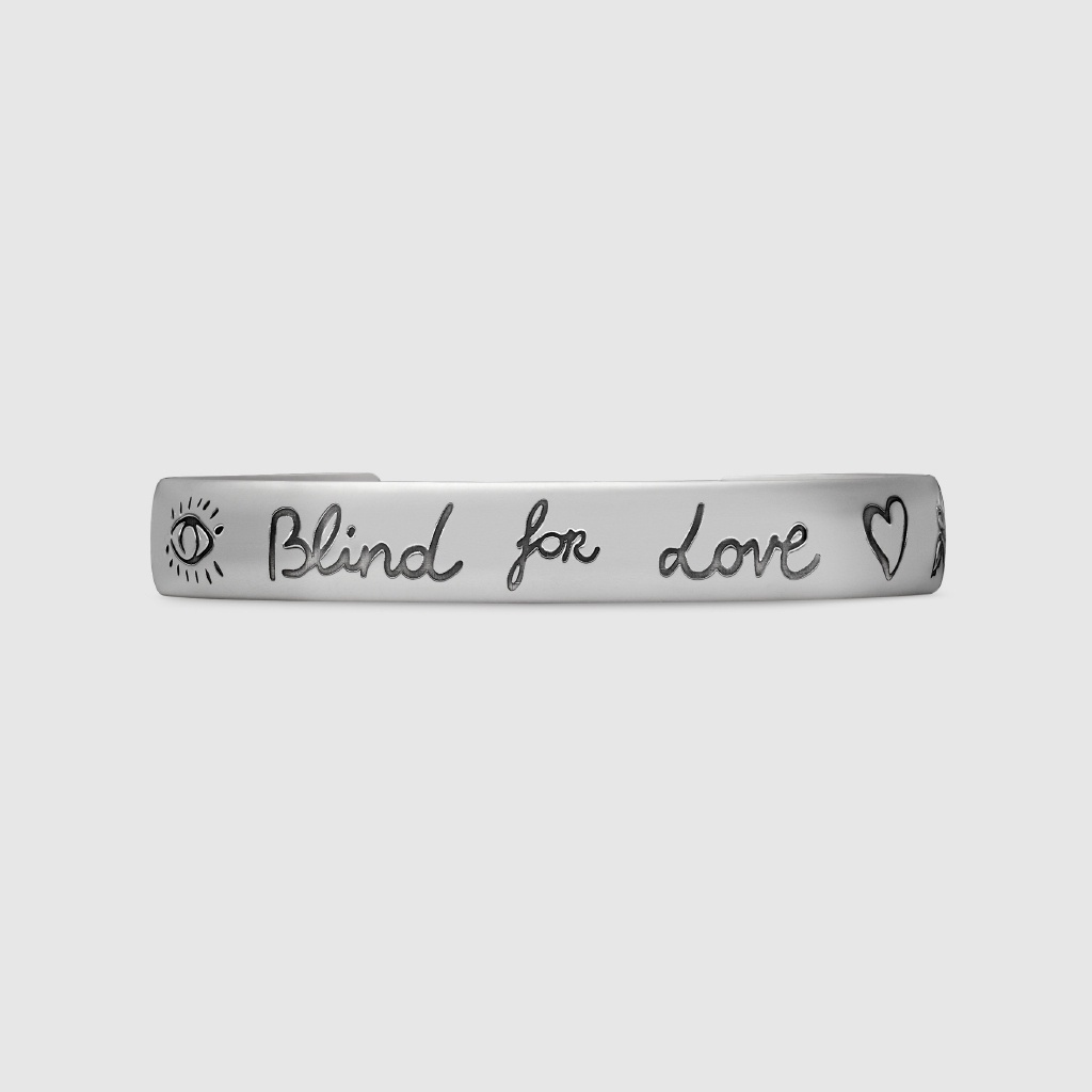 Vòng đeo tay Gucci "Blind For Love" màu bạc một Size