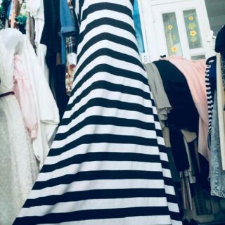 Đầm sọc 2 dây dáng xòe