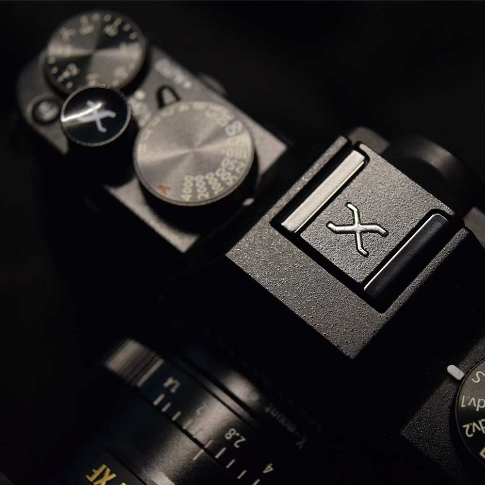 Hotshoe logo Fujifilm X - Chân gài flash kim loại chữ X nổi - Nắp bảo vệ che chân đèn flash máy ảnh