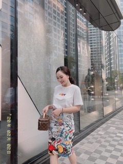 chân váy họa tiết mickey