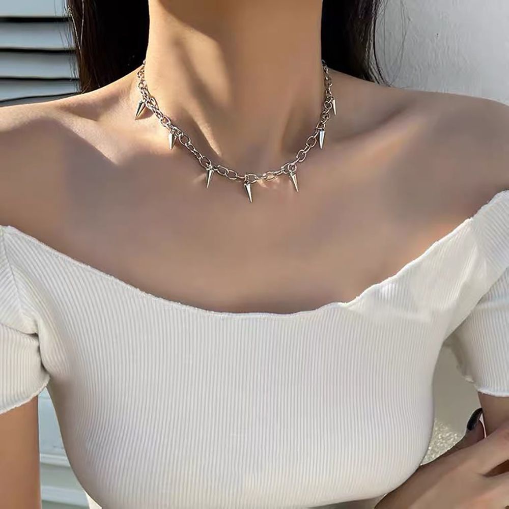 Vòng cổ choker thép titan phối mặt tua rua đơn giản thời trang Hàn Quốc cho nữ