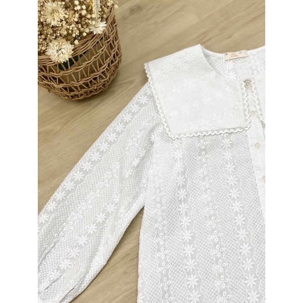 Áo sơmi nữ cổ vuông thêu chìm LÁ IN HOA