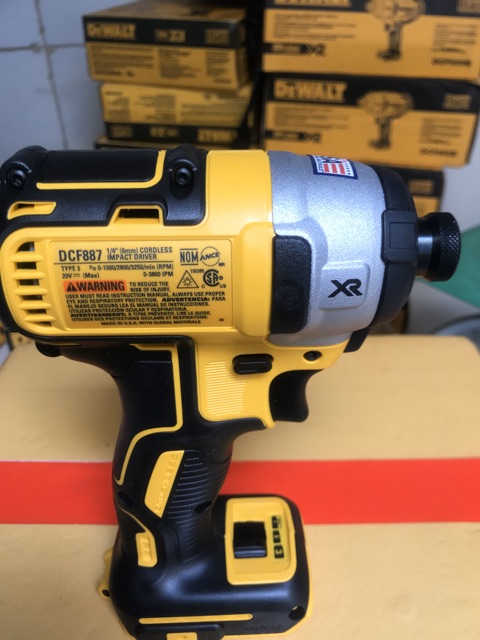 Máy bắn vít DEWALT.DCF887