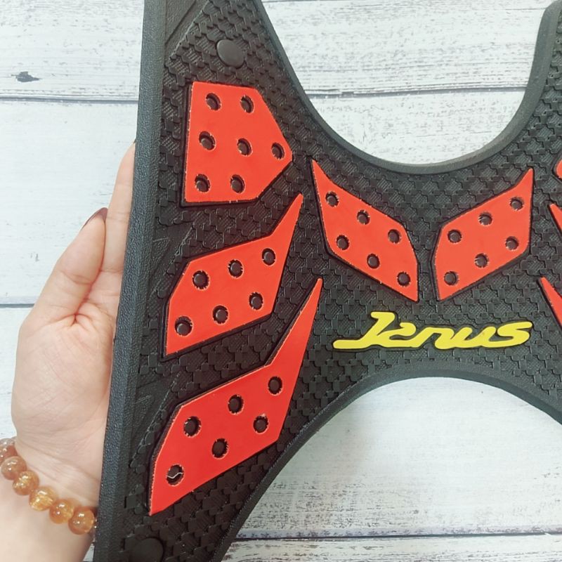Thảm lót chân xe Yamaha Janus, thảm để chân cao su cho xe Janus loại dày đẹp