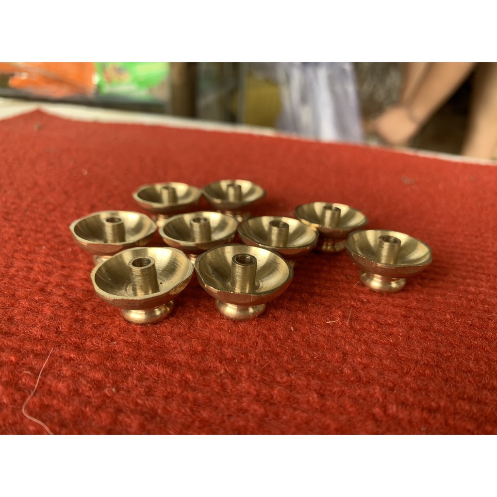 chén dầu cho chim (đồng)