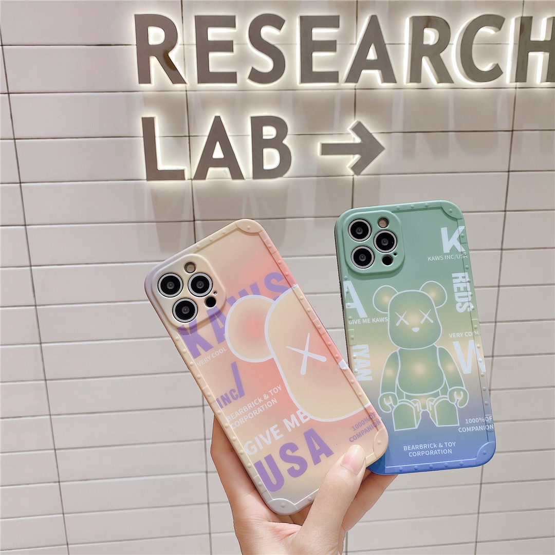Ốp điện thoại nhựa mềm logo Bearbrick nổi tiếng cho iPhone12 mini 11 PRO MAX 7/8plus SE2020 X/XS XR XSMAX | BigBuy360 - bigbuy360.vn