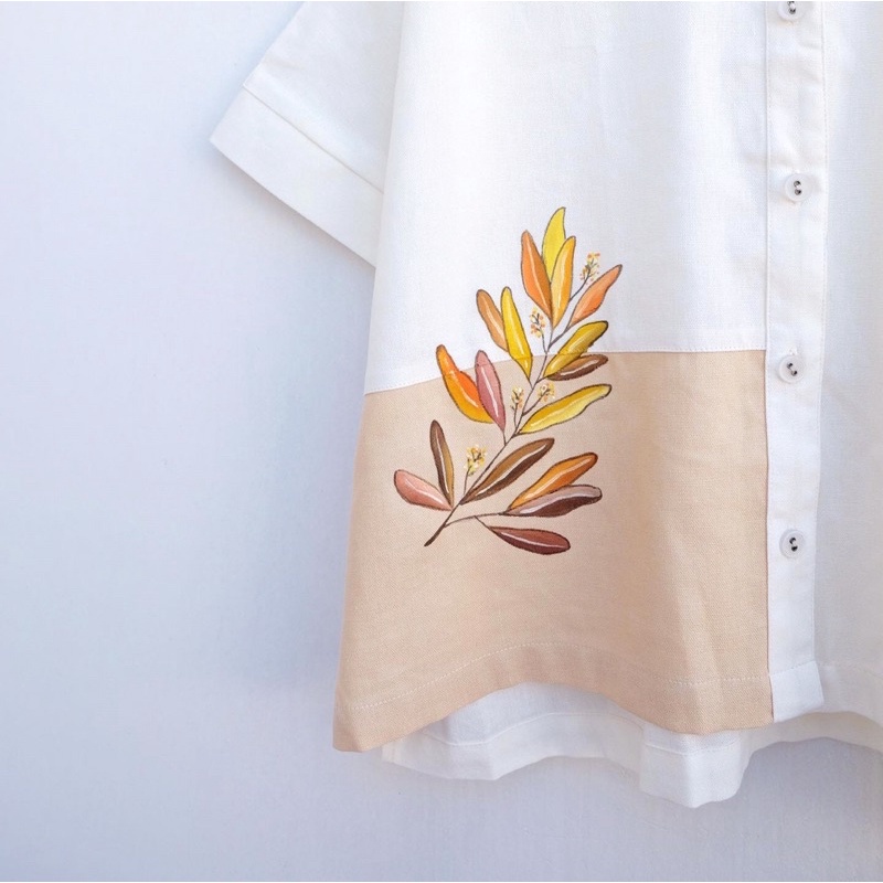 Áo sơ mi thân vuông vẽ tay, vải linen mềm mại - by Savanna