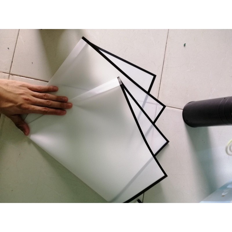 Giấy gói hoa viền đen trắng