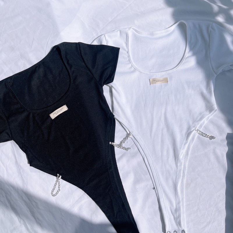 Áo Bodysuit ôm cổ U phối xích eo - Kèm hình thật