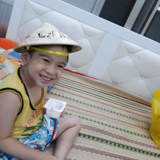 Nón lá vẽ cho bé