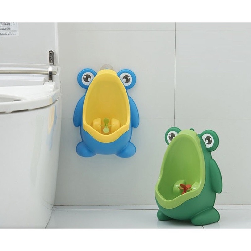 Bô ếch gắn tường cho bé trai đi tiểu