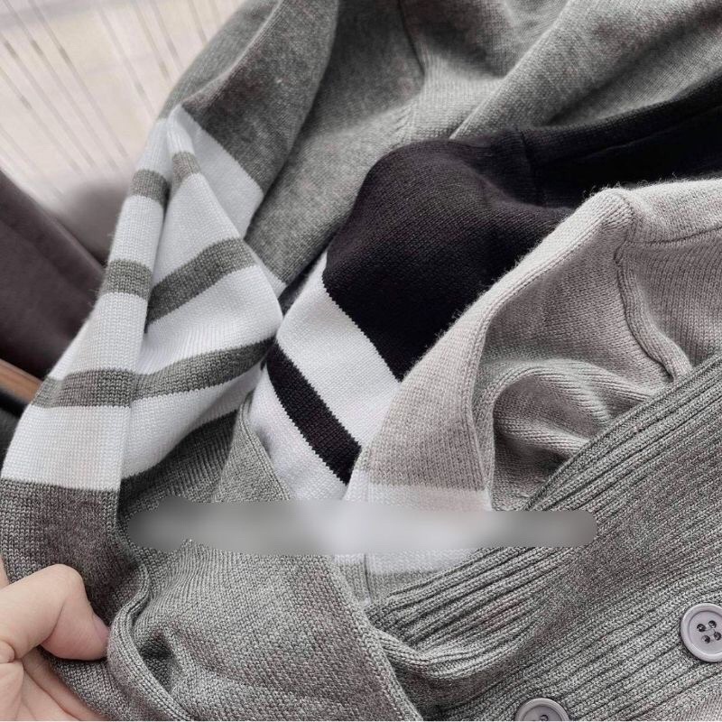 Áo Khoác Len cardigan cài cúc Thom 4 vạch
