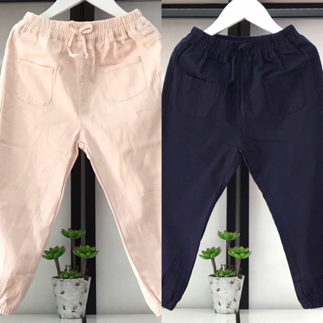 Quần kaki 2 túi vải dày bé trai, bé gái có size từ 5-14 tuổi.