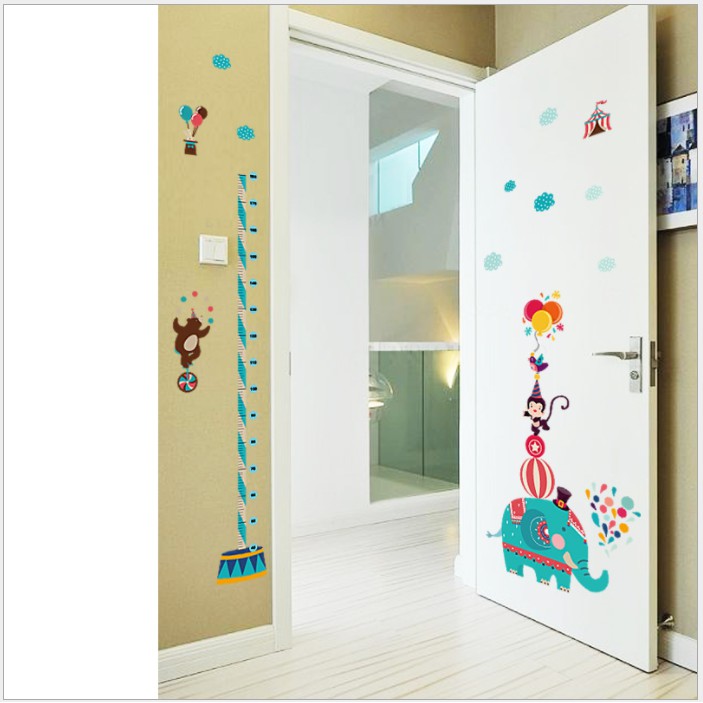 Decal dán tường thước đo chú voi và khỉ