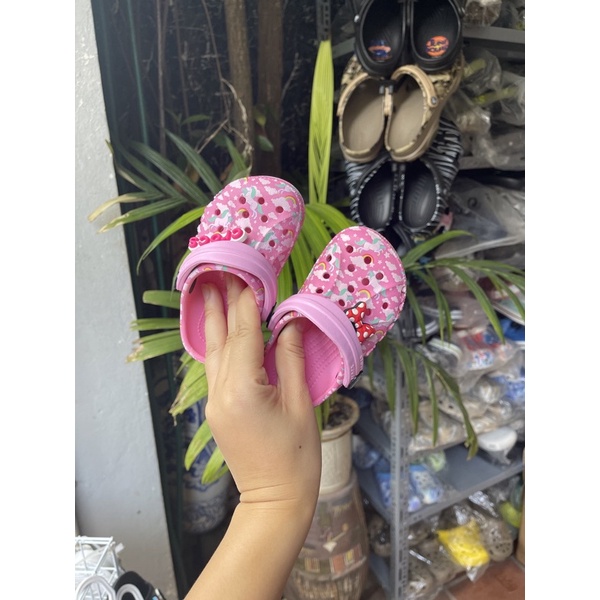 Dép crocs tập đi bé gái