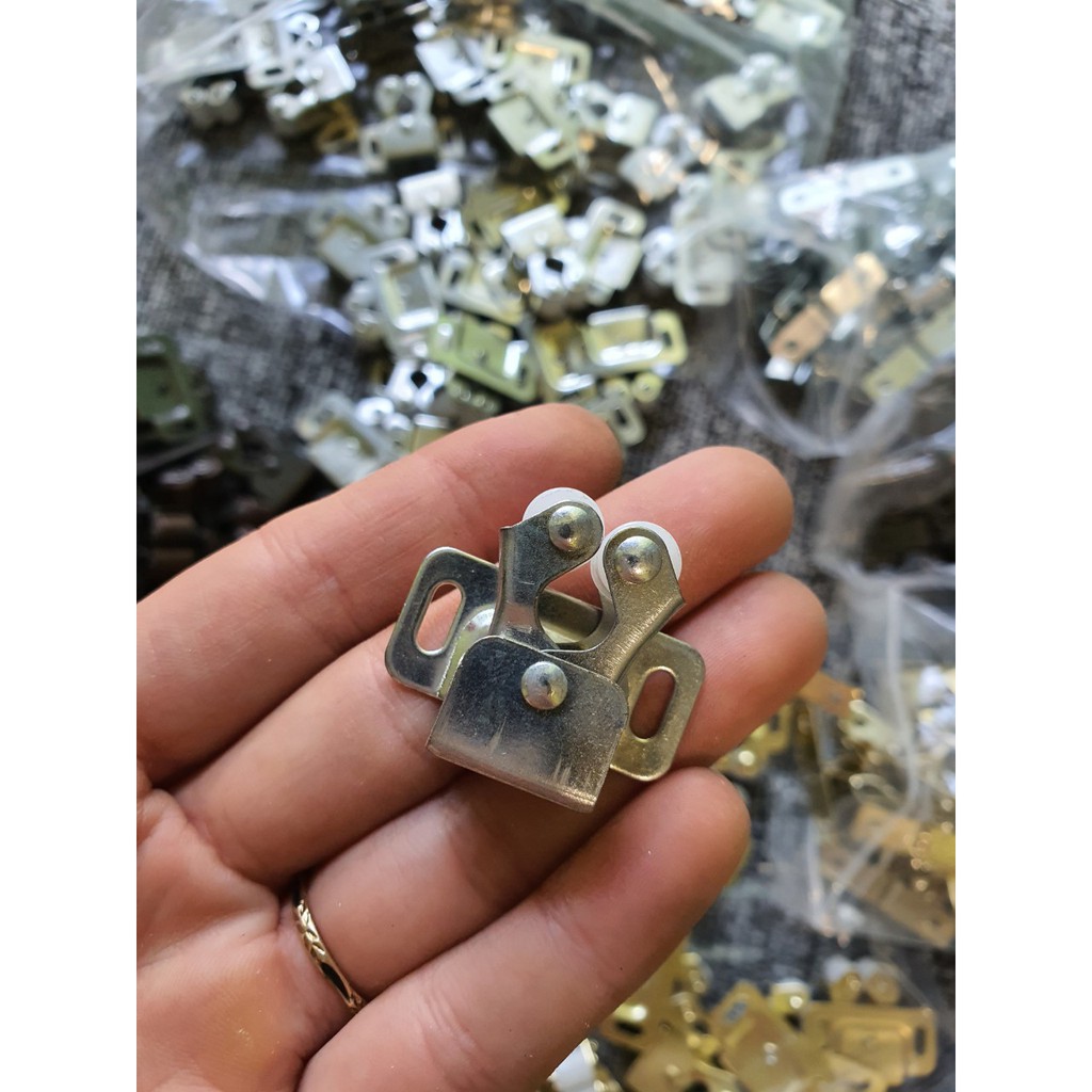 CHỐT SẬP- CHỐT GIỮ CÁNH TỦ -CHỐT KẸP CÁNH TỦ BẾP, TỦ QUẦN ÁO- HÀNG LOẠI 1