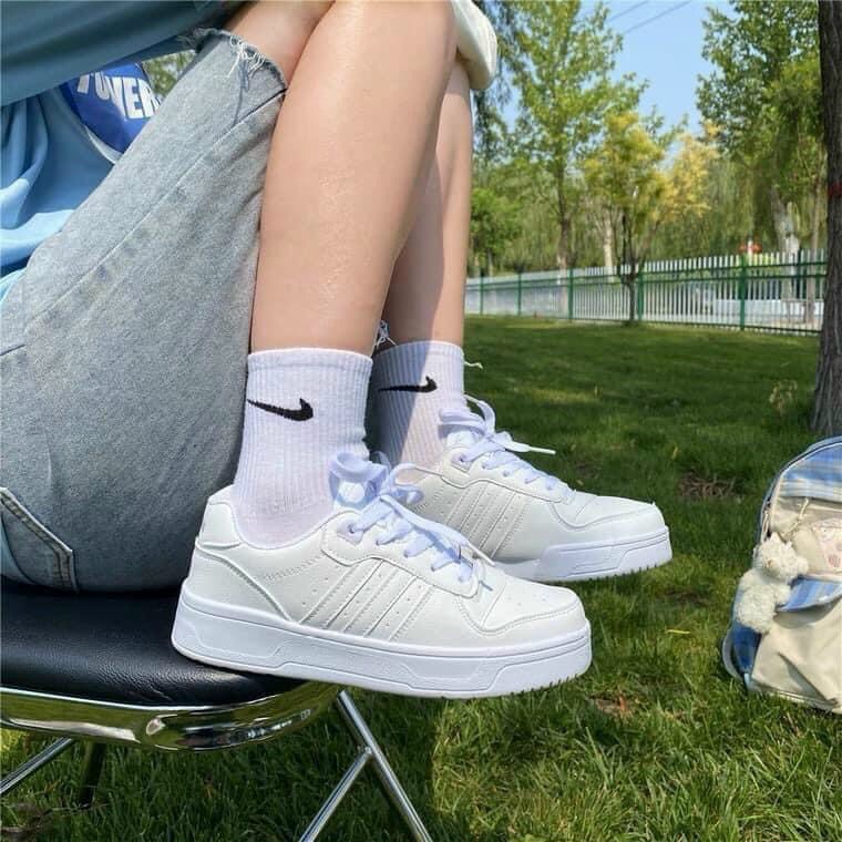 đôi tất vớ Ni ke đen trắng thể thao Unisex