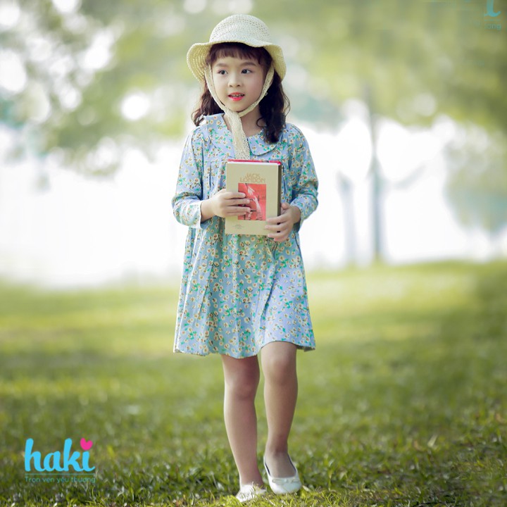 Váy bé gái dài tay cổ sen xếp li họa tiết in hoa dễ thương Haki HK487