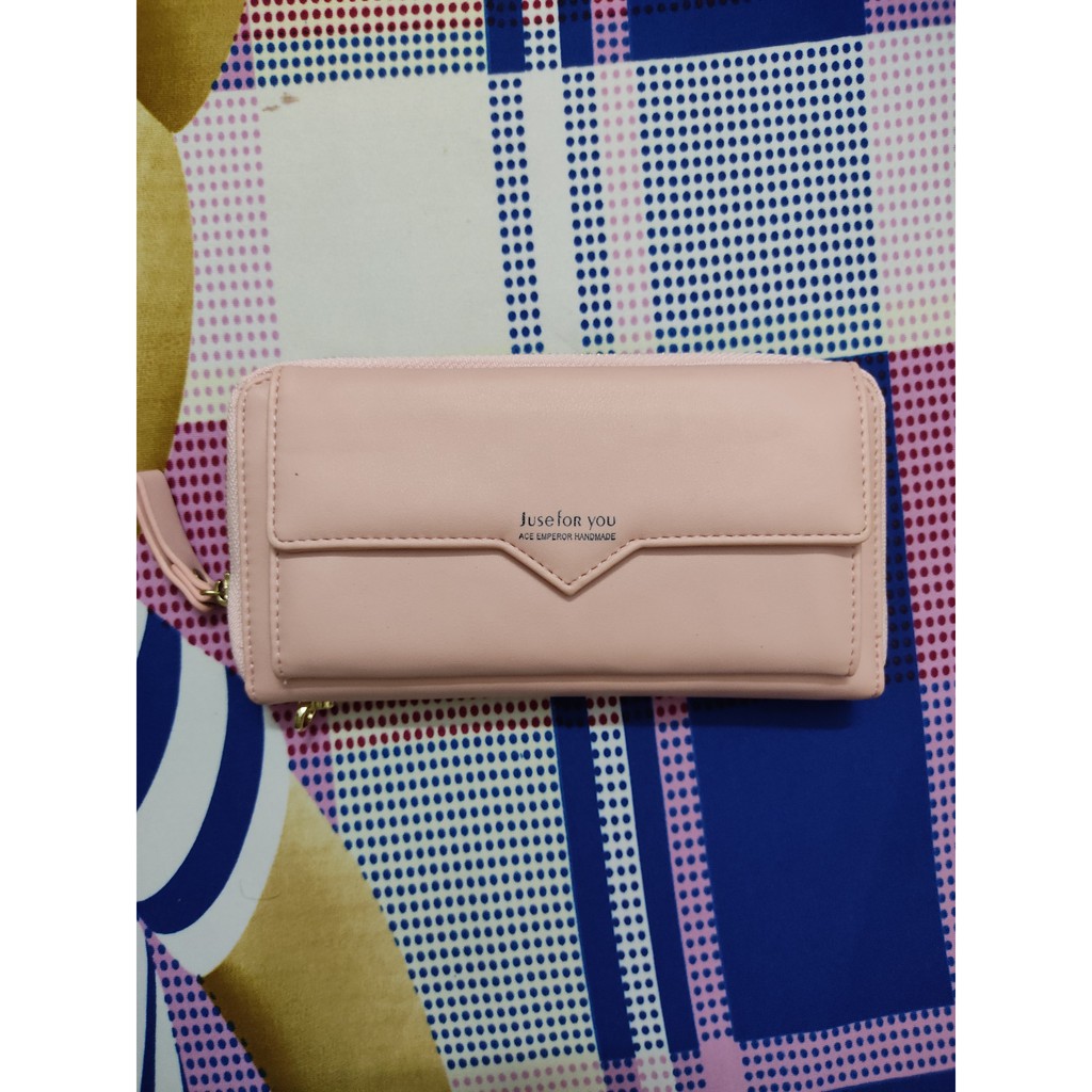 THANH LÝ VÍ MỚI 100%