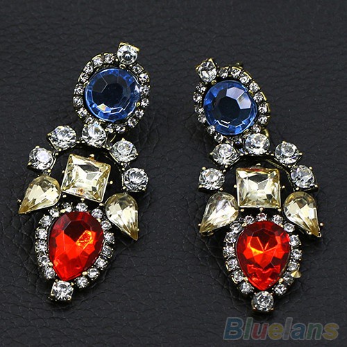 Cặp khuyên tai thiết kế hoa đính đá quý nhân tạo sang trọng dành cho nữ