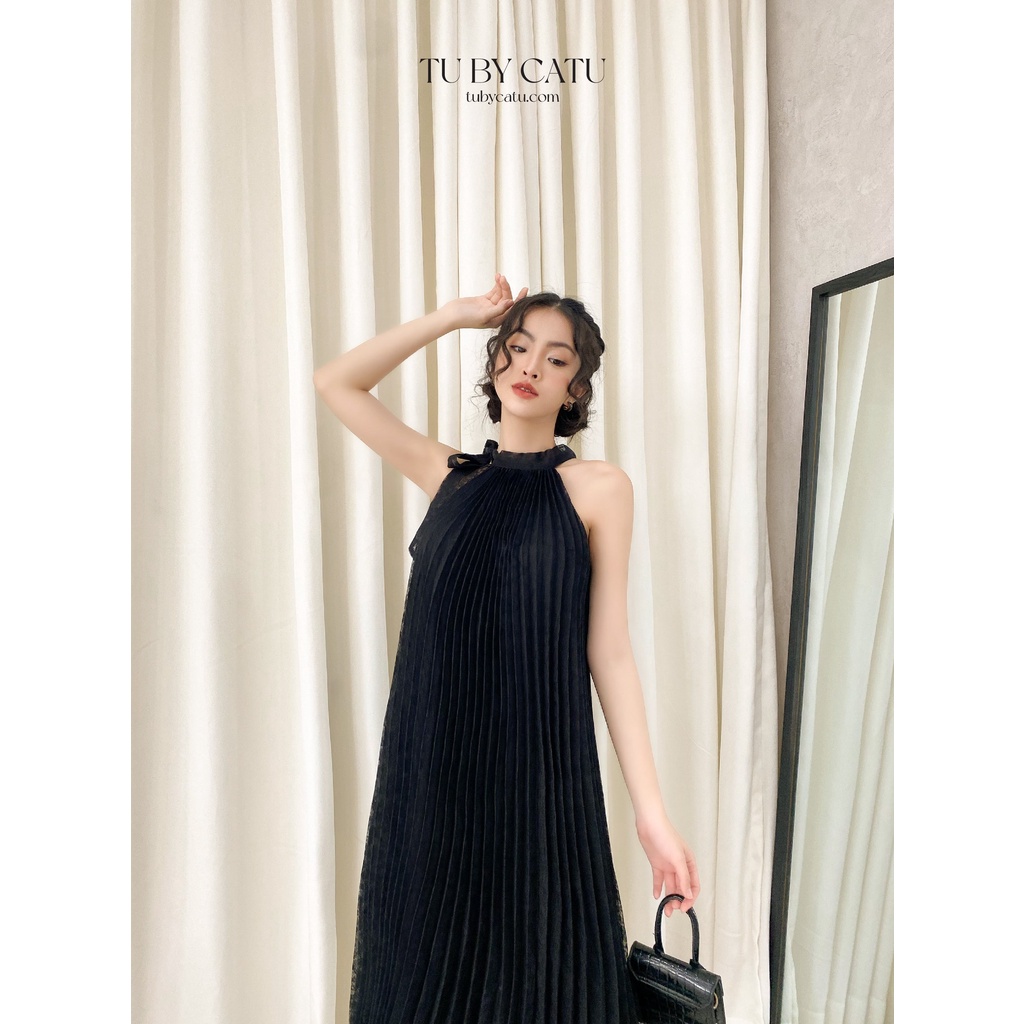 TUBYCATU | Đầm floral xếp ly đen