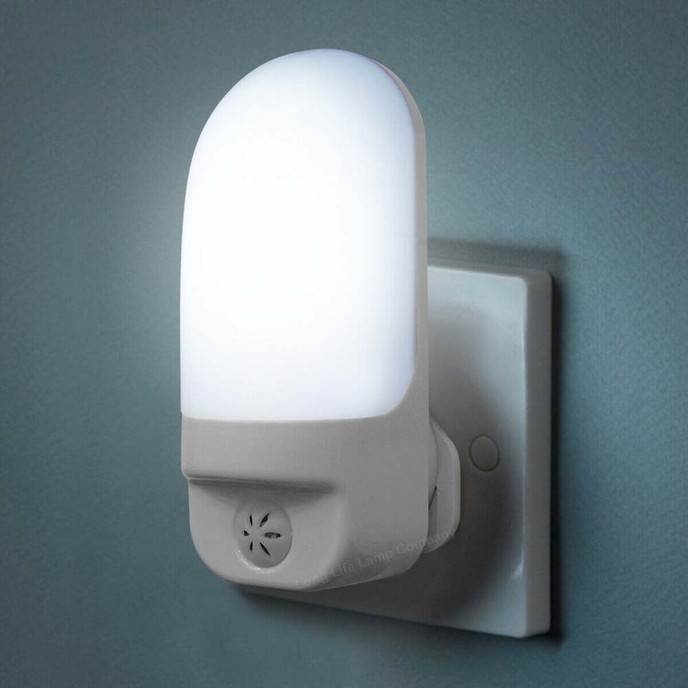 Automatic LED Night Light Plug in Energy Saving Dusk 2 Dawn Sensor Kids Light