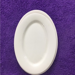 Đĩa sứ bầu dục trắng