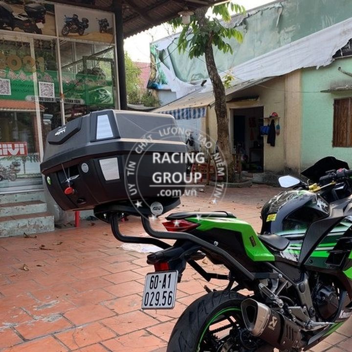 Thùng sau givi B42N-ADV 42 Lit  có tựa lưng, chống sốc, phản quang hàng chính hãng bảo hành 2 năm