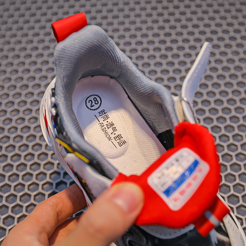 Giày Thể Thao Hình Người Nhện Cho Bé Tập Đi