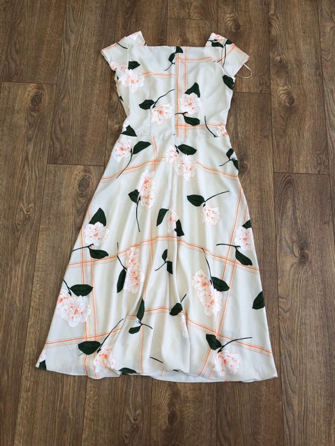 Đầm J. Tay-lor - xuất dư