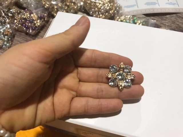 4 hạt center kim loại | BigBuy360 - bigbuy360.vn