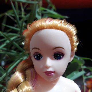 Búp bê tiểu thư xinh đẹp
