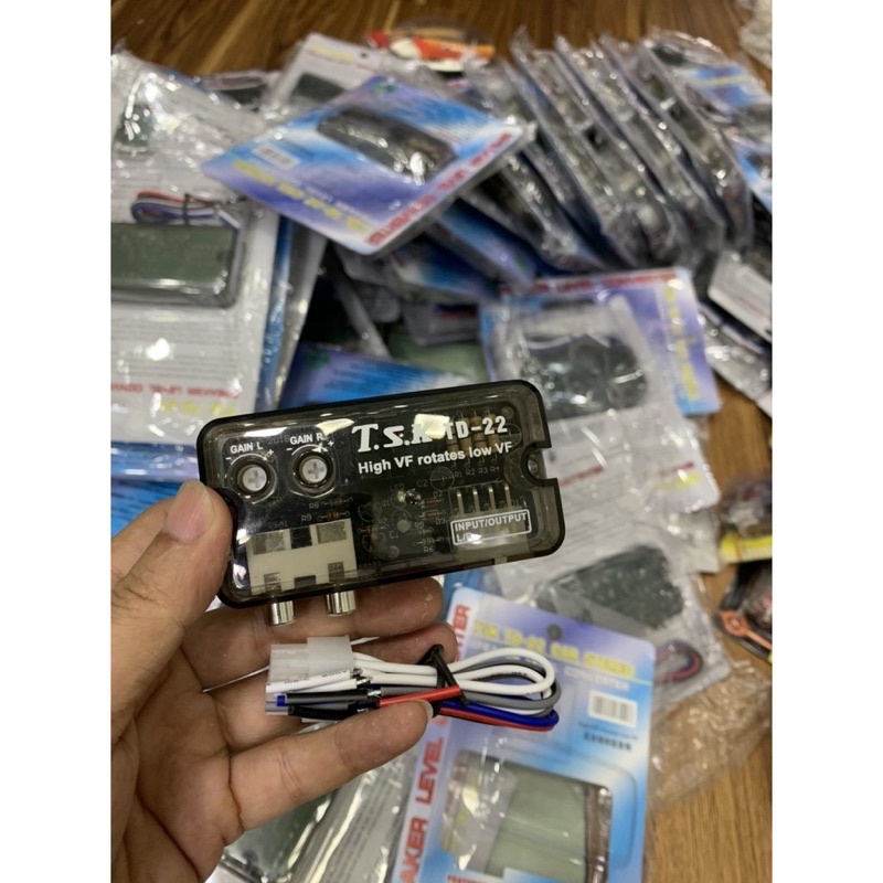 Line out phụ kiện lắp loa sub siêu trầm trên xe hơi