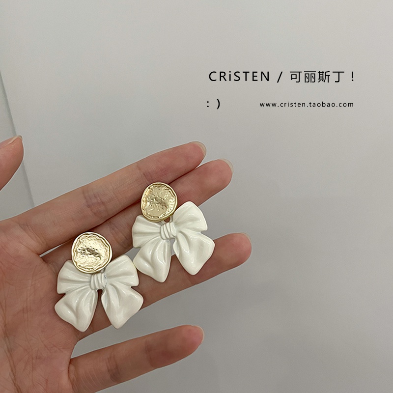 Khuyên tai hình nơ thiết kế xinh xắn dành cho nữ