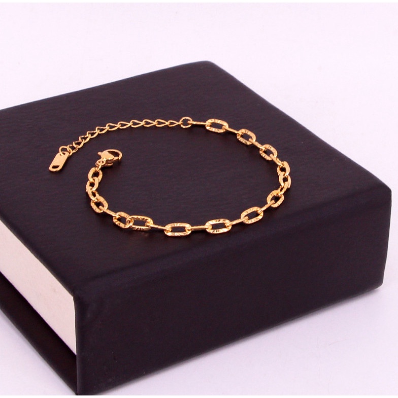 Lắc Tay Dây Xích Khắc Nổi Titan Ko Đen TT 4390