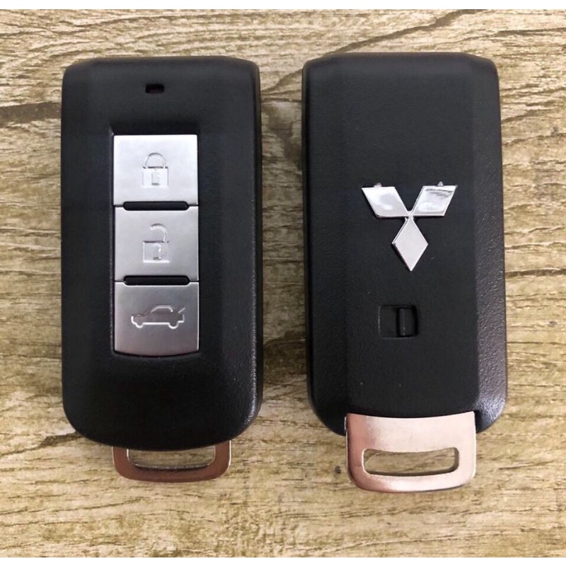 Vỏ Chìa Khóa SMARTKEY Xe Mitsubishi  Triton xpander outlander , vỏ SMARTKEY