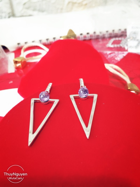 Khuyên tai tam giác kiểu dáng hiện đại bạc thật xi kim đá tím nhân tạo