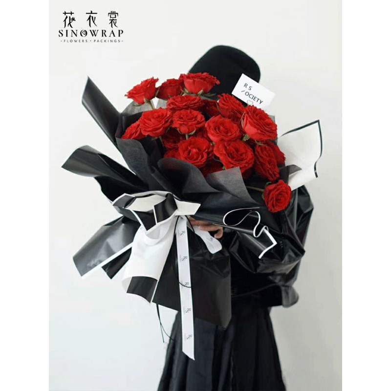 Giấy gói hoa viền đen/trắng thời thượng - xấp 20 tờ