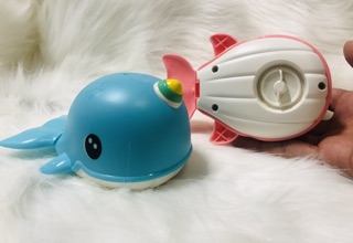 Đồ chơi cá voi có sừng vặn cót 🐳🐳