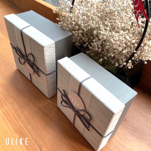 HỘP QUÀ TẶNG HÌNH VUÔNG 02